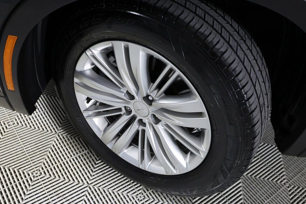 Used 2024 Mitsubishi Outlander ES image 37