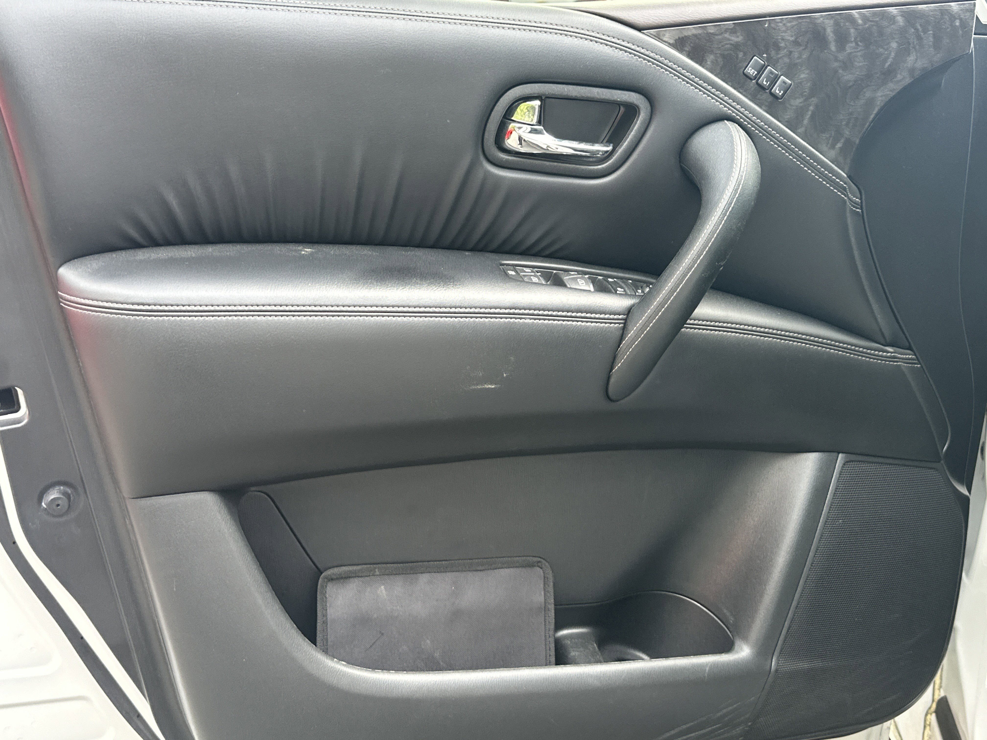 Used 2022 Nissan Armada Platinum w/ Captain's Chairs Package image 9