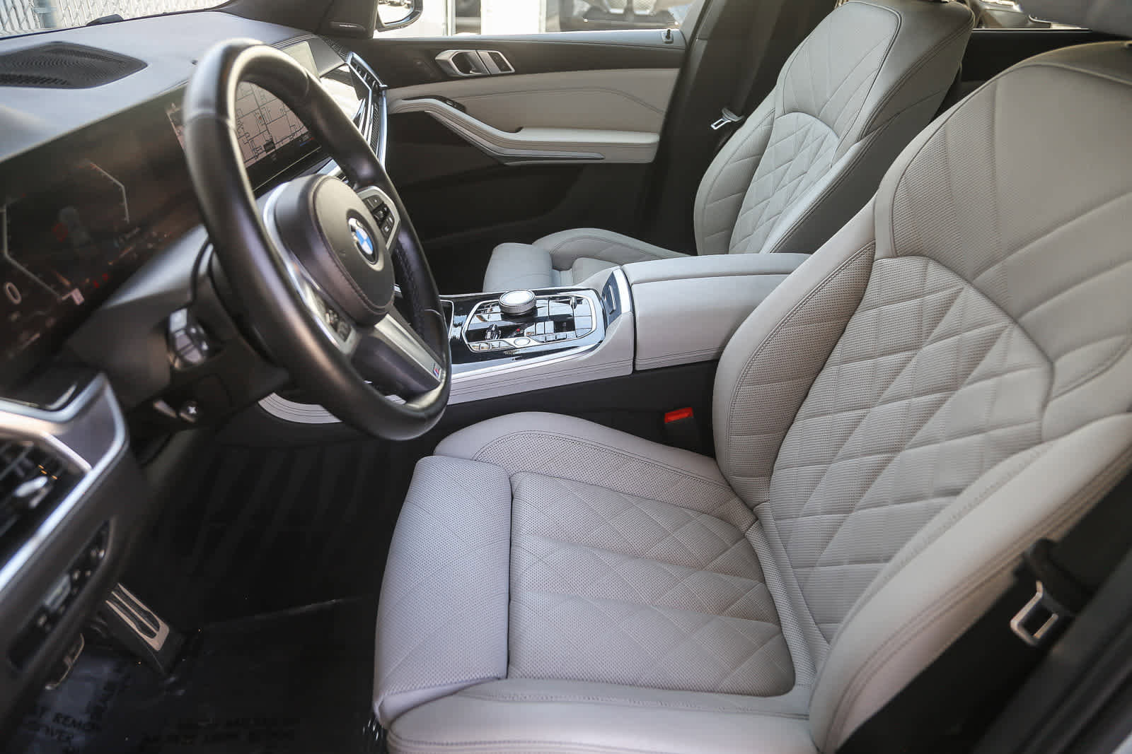 Used 2023 BMW X7 xDrive40i w/ M Sport Package image 14