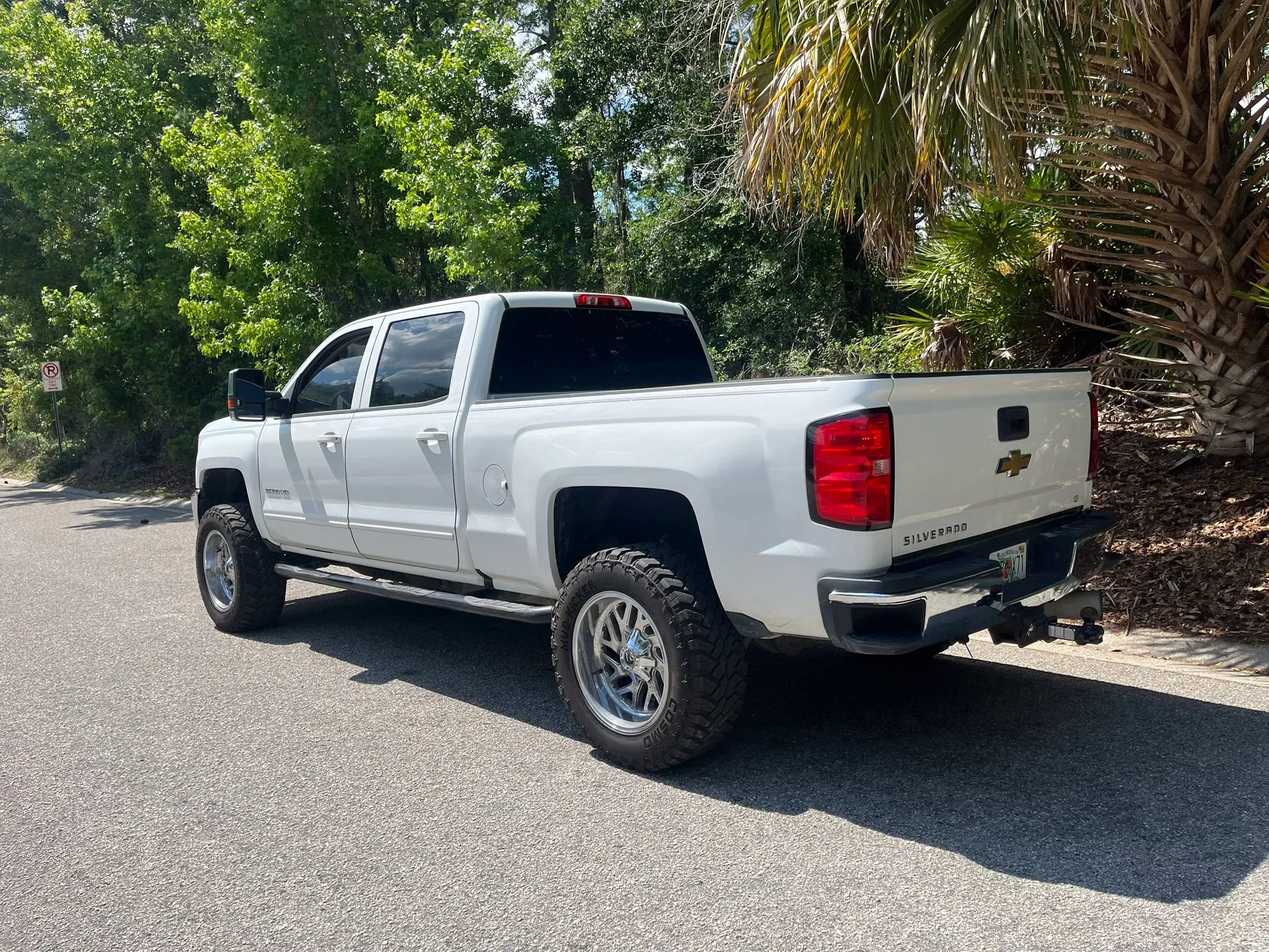 Used 2017 Chevrolet Silverado 2500 LT AWD/4WD image 6