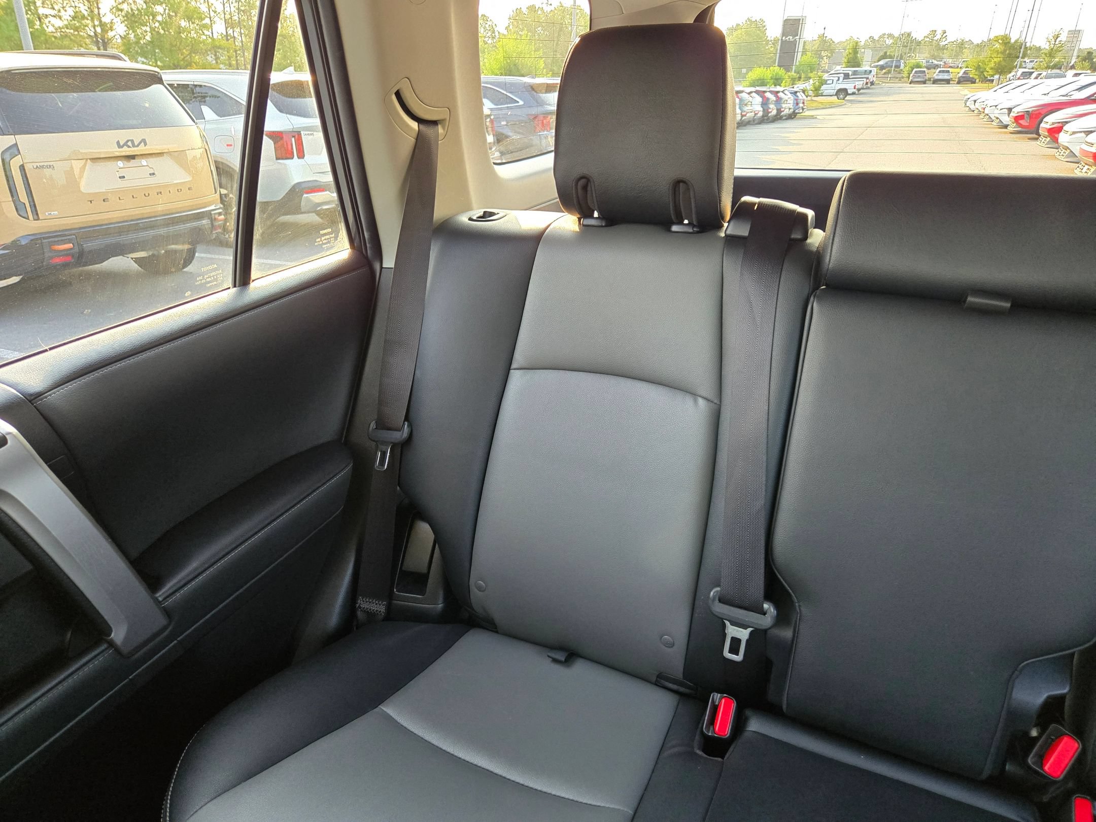 Used 2020 Toyota 4Runner SR5 Premium w/ Moonroof Package RWD image 12