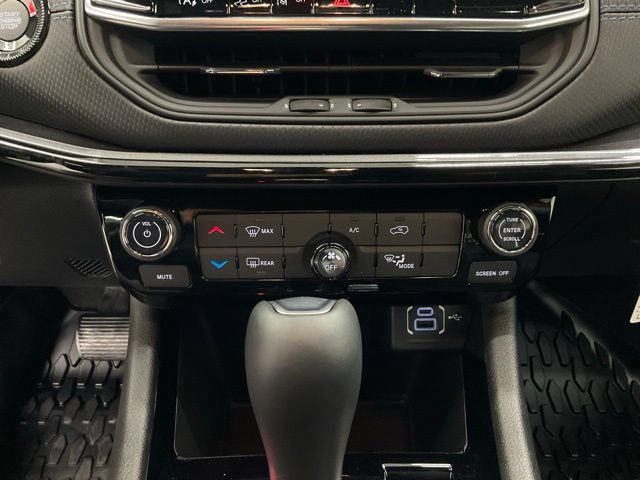 New 2026 Jeep Compass Latitude AWD/4WD image 20