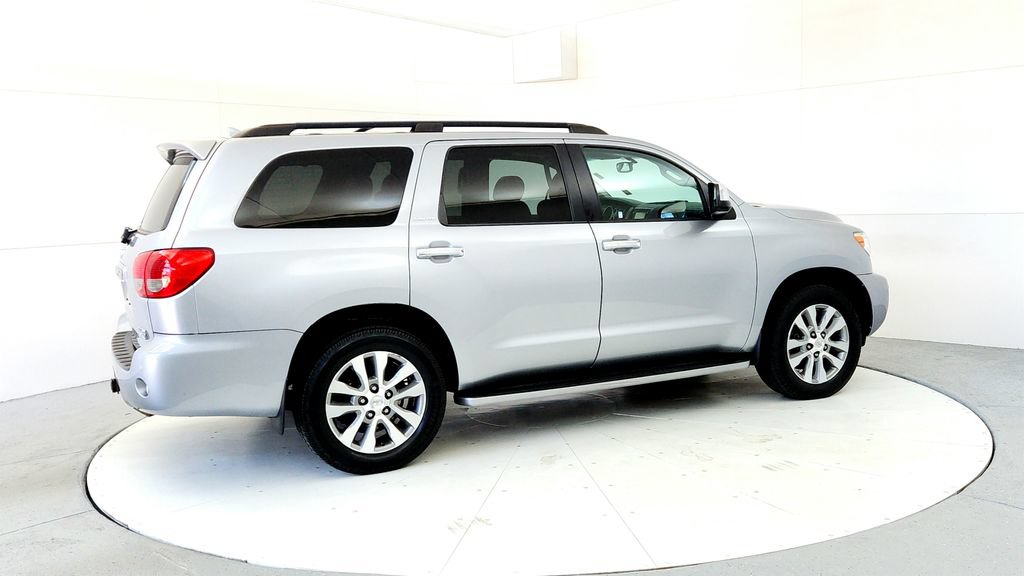 Used 2017 Toyota Sequoia Limited w/ Safety & Convenience Package AWD/4WD image 6