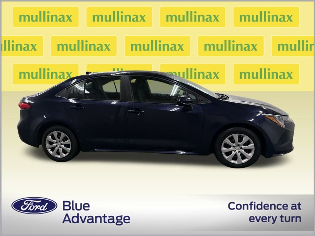 Used 2021 Toyota Corolla LE image 2