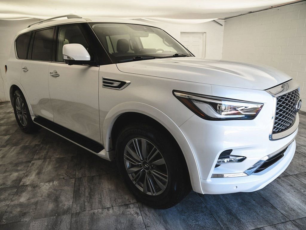 Used 2024 INFINITI QX80 Luxe image 3
