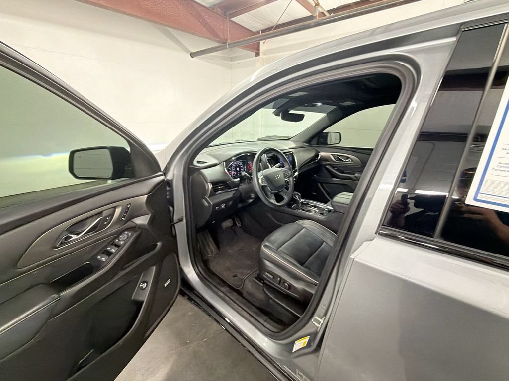 Used 2023 Chevrolet Traverse Premier w/ Redline Edition FWD image 10