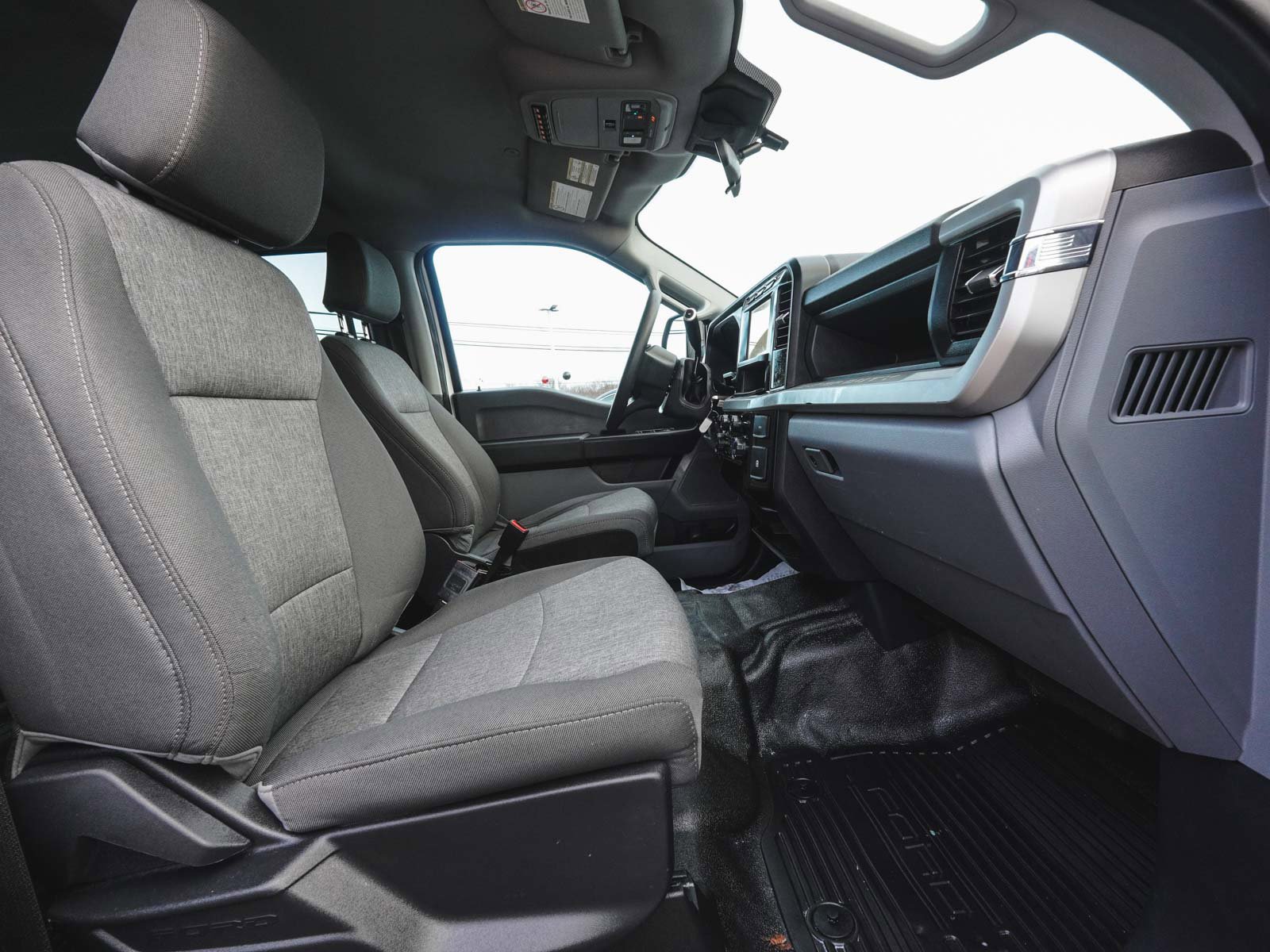 Used 2024 Ford F350 XL w/ Snow Plow/Camper Package image 42