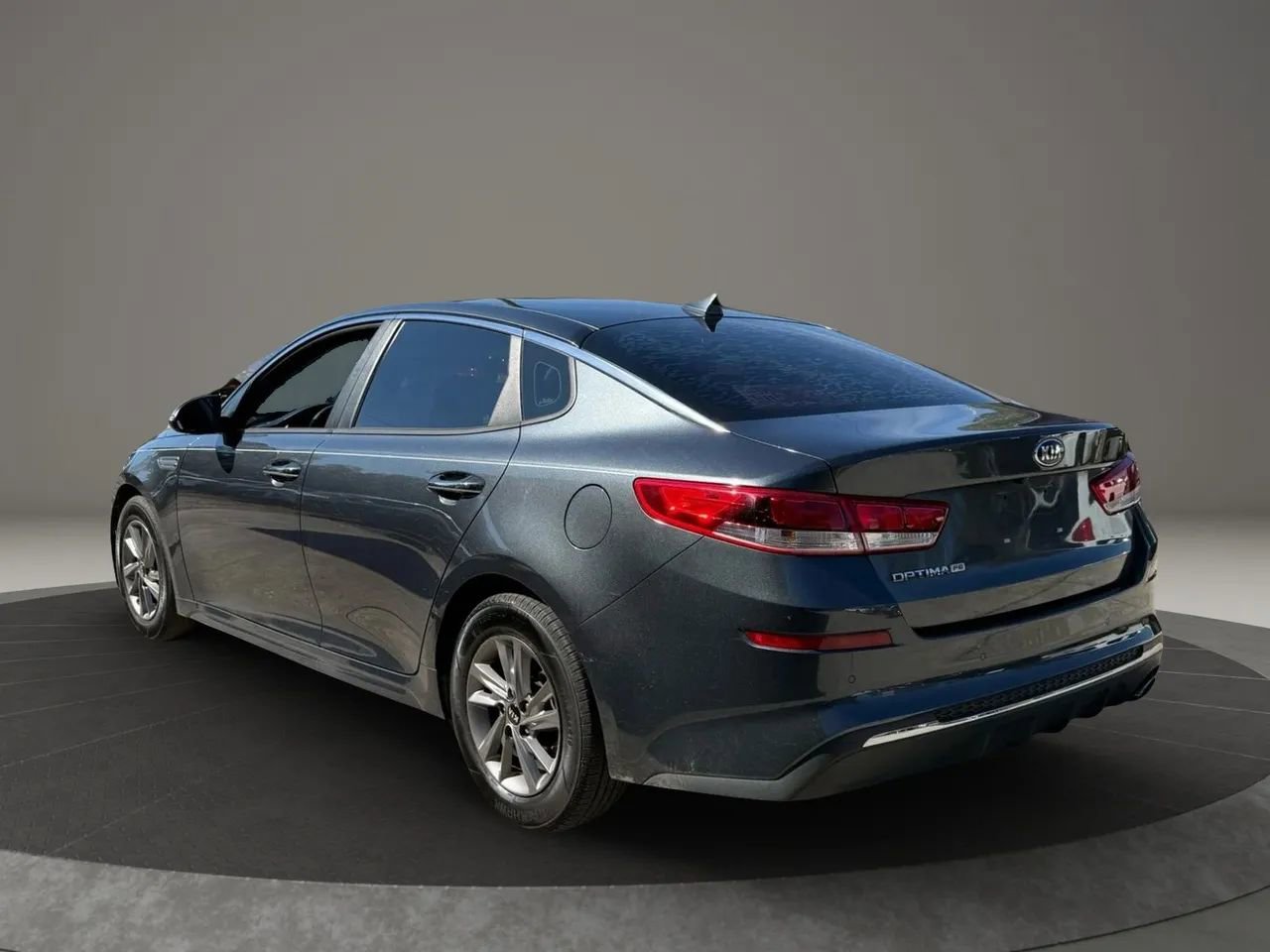 Used 2020 Kia Optima LX image 5