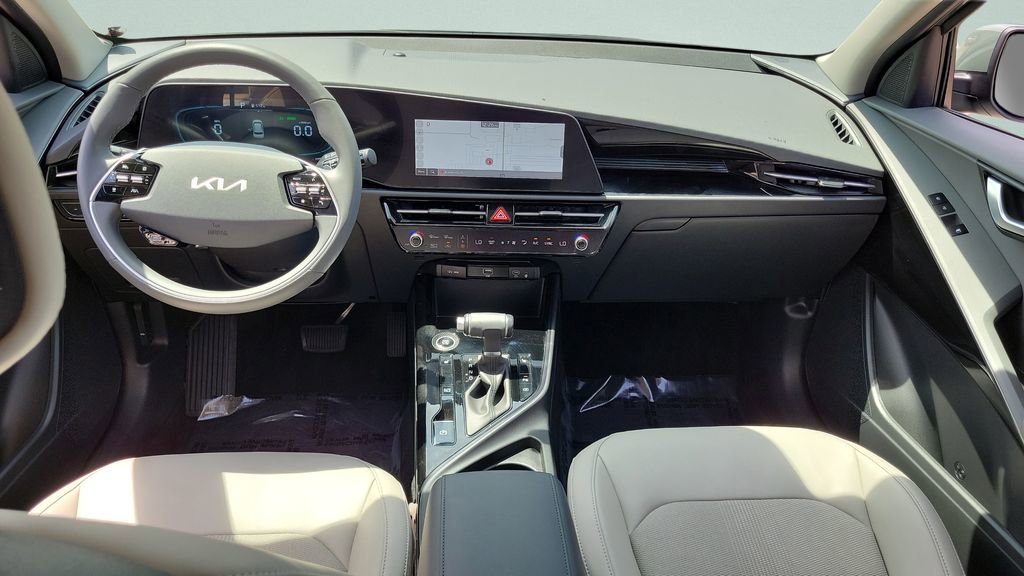 Used 2025 Kia Niro EX FWD image 18