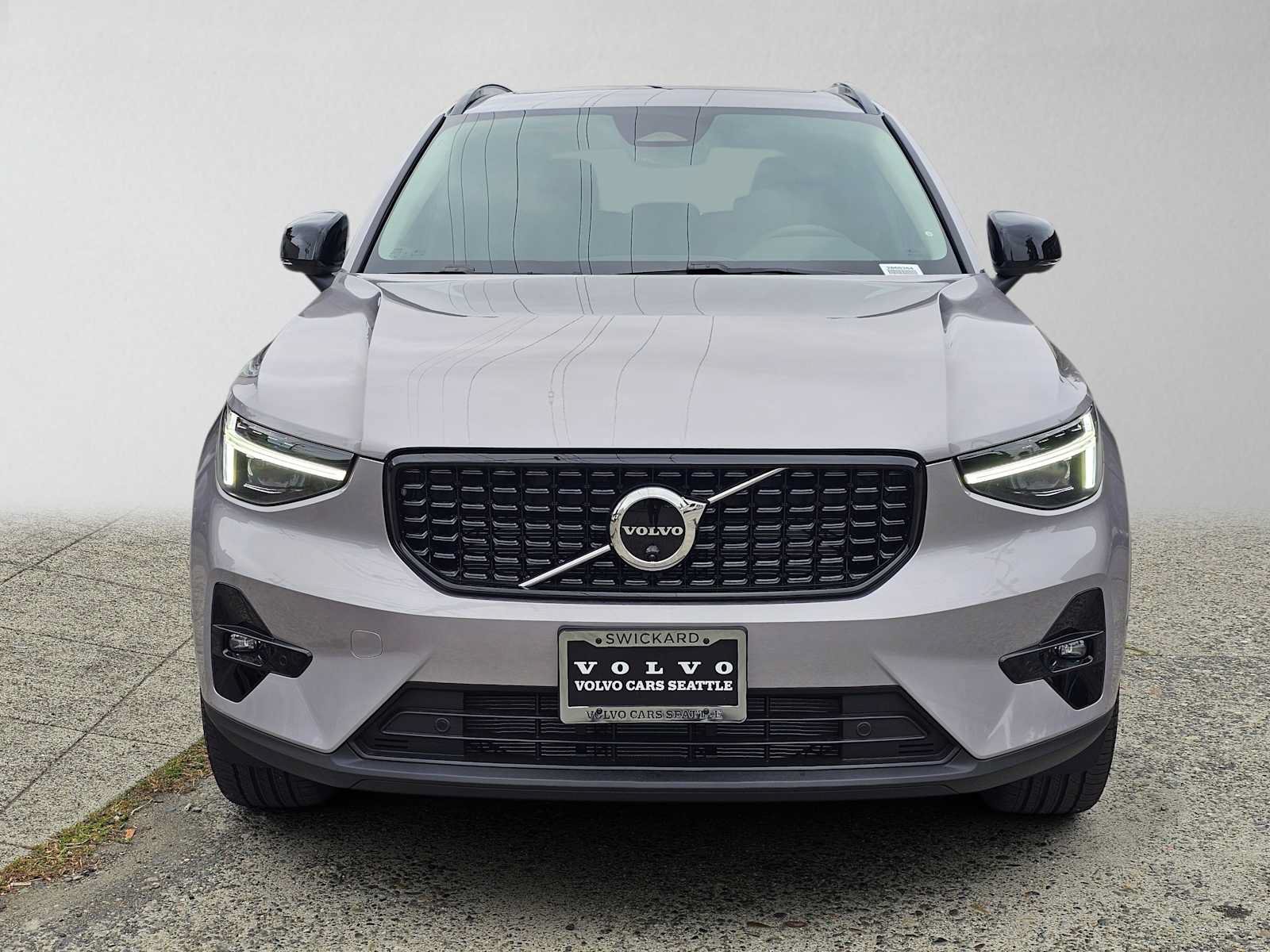 New 2026 Volvo XC40 B5 Plus w/ Protection Package Premier AWD/4WD image 8