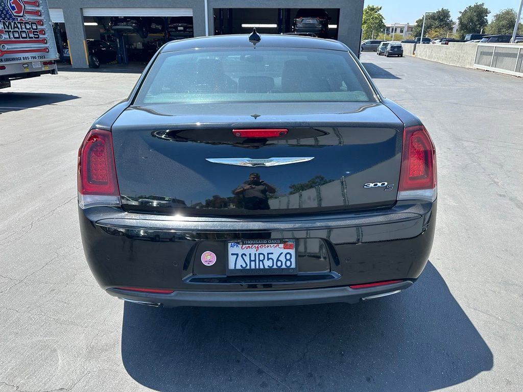Used 2016 Chrysler 300 S w/ 300S Premium Group RWD image 4