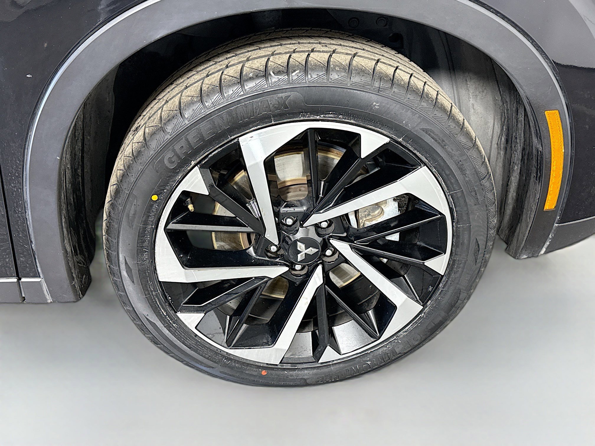 Used 2024 Mitsubishi Outlander SE Black Edition image 32