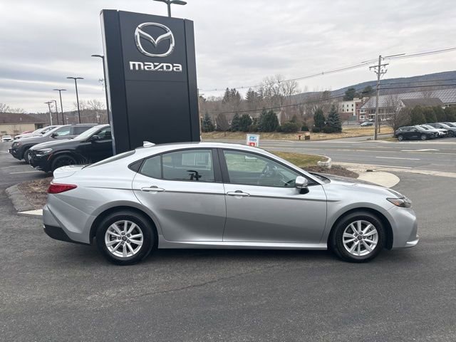 Used 2026 Toyota Camry LE image 8