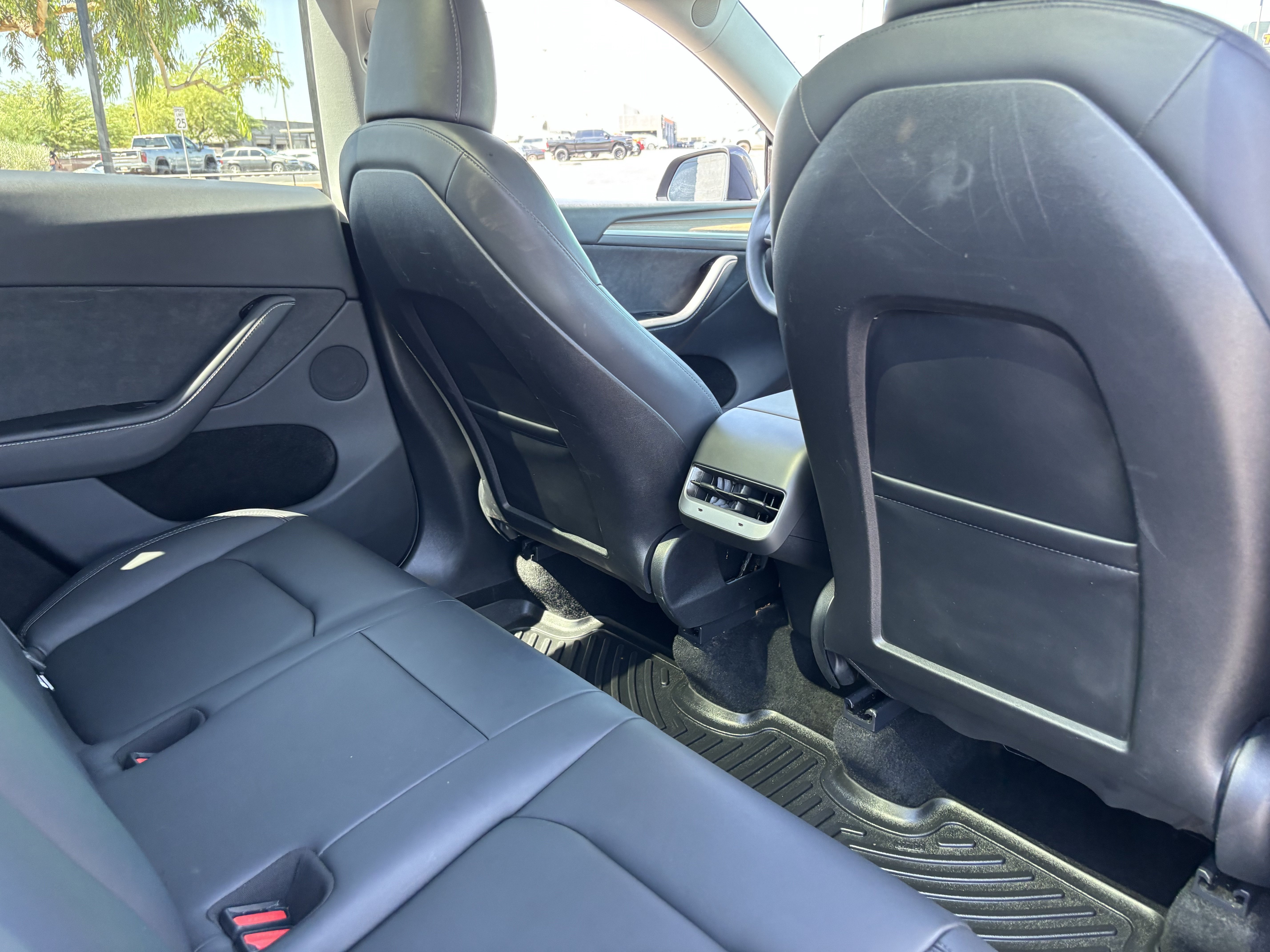 Used 2024 Tesla Model Y Long Range AWD/4WD image 12