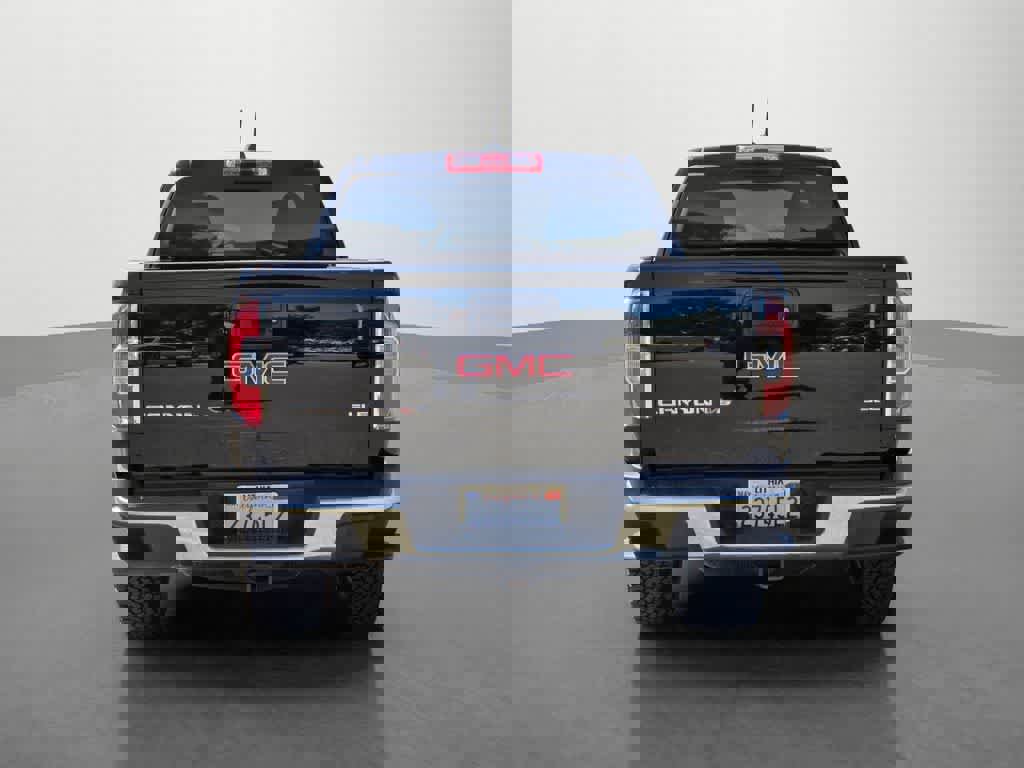 Used 2018 GMC Canyon SLE w/ SLE Convenience Package image 5