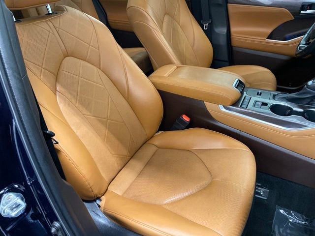 Certified 2022 Toyota Highlander Platinum image 43