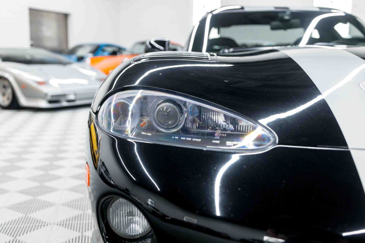 Used 2000 Dodge Viper GTS RWD image 19