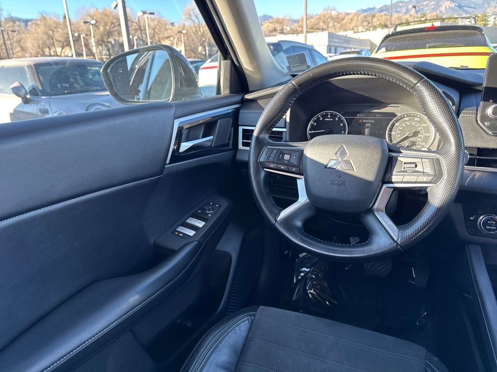 Used 2022 Mitsubishi Outlander SE image 38