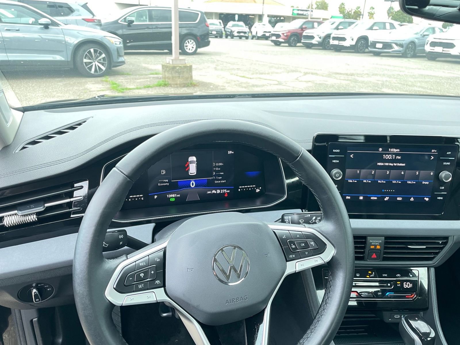 Used 2025 Volkswagen Jetta SE image 34