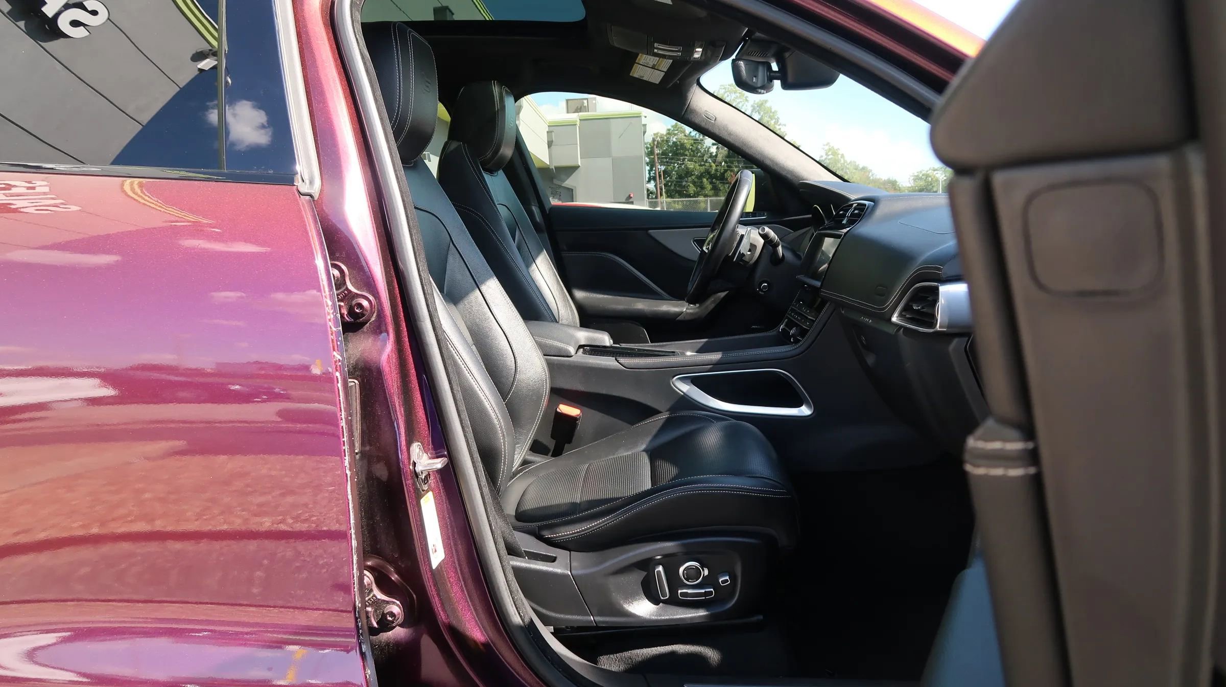 Used 2020 Jaguar F-PACE S AWD/4WD image 25