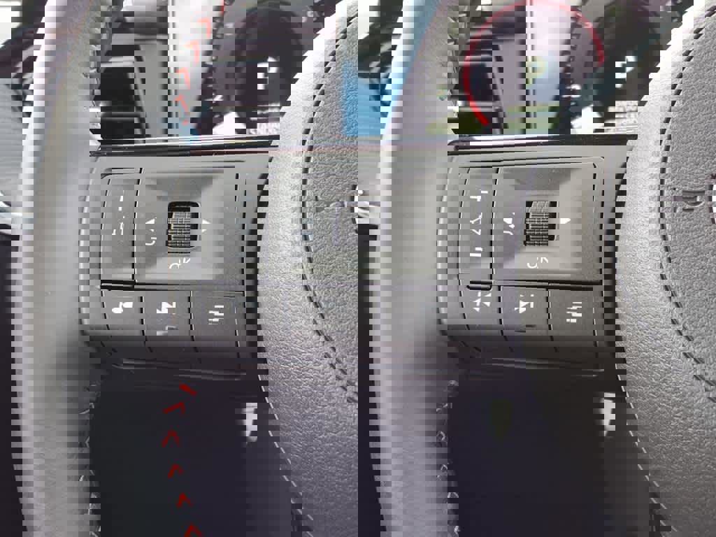 New 2025 Nissan Kicks SR image 44