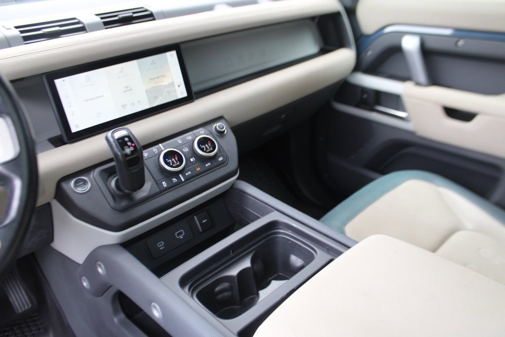 Used 2022 Land Rover Defender 110 X-Dynamic SE image 17