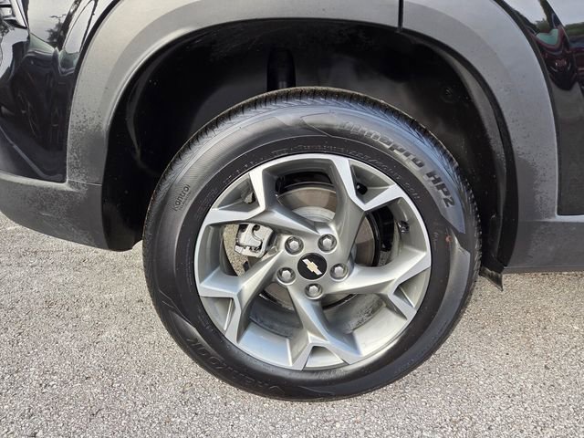 Certified 2025 Chevrolet Trax LT w/ LT Convenience Package FWD image 22