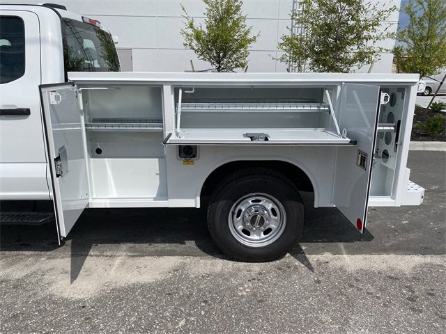 New 2025 Ford F250 XL w/ XL Chrome Package image 9