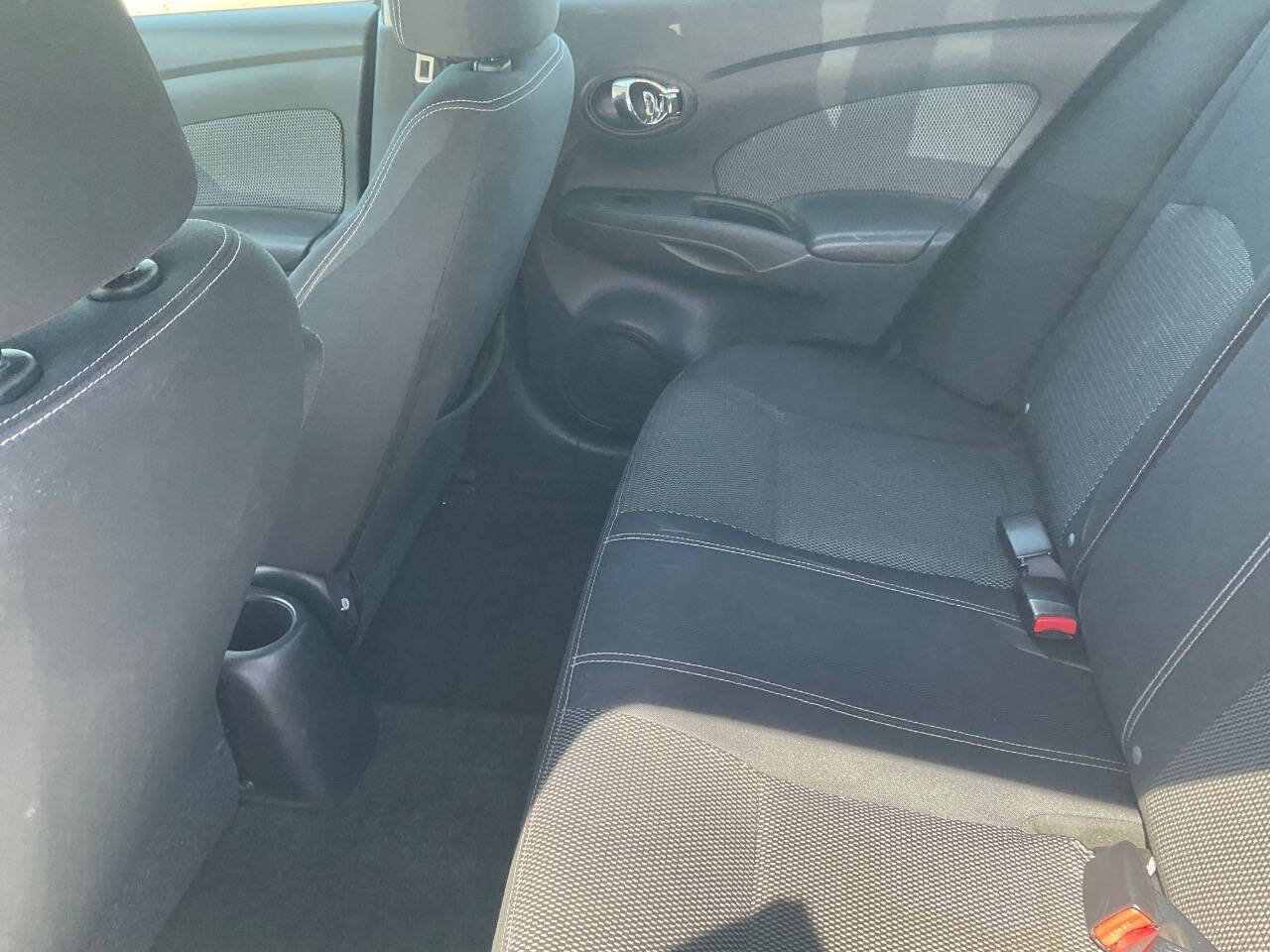 Used 2014 Nissan Versa SV FWD image 10