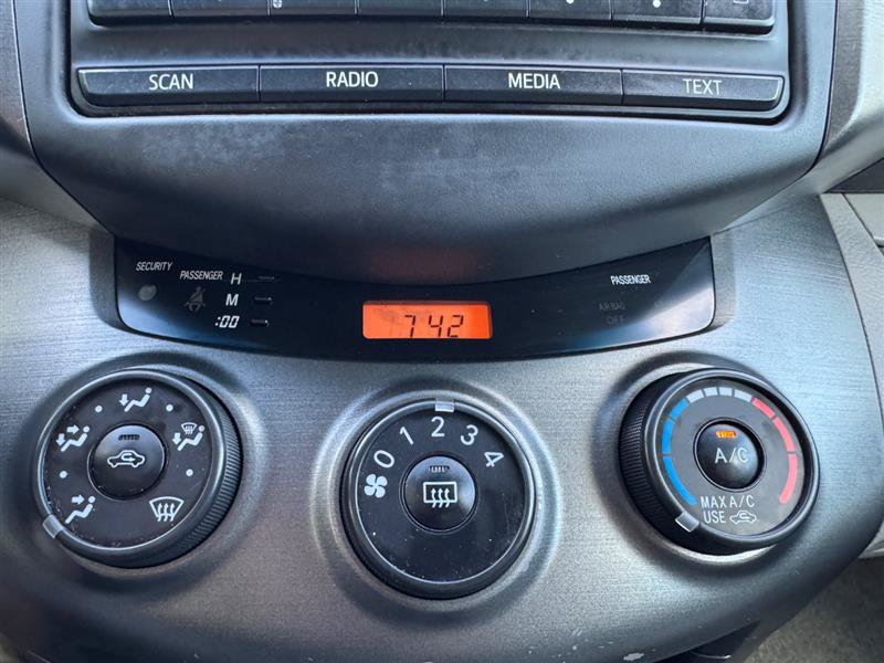 Used 2012 Toyota RAV4 4WD w/ Value Pkg image 22