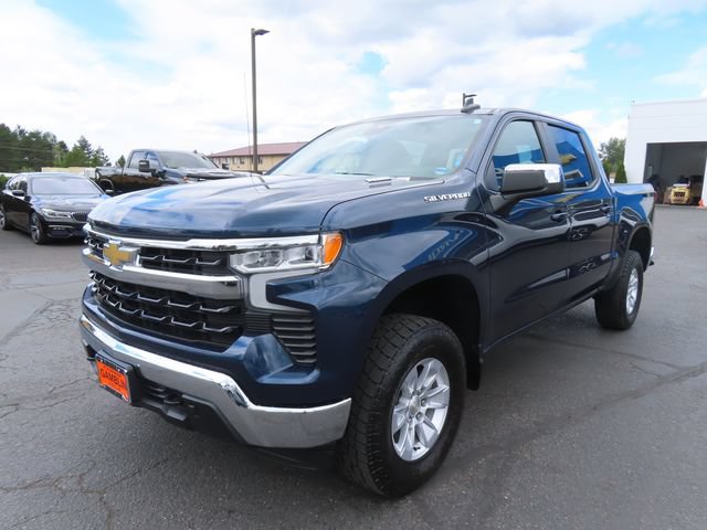 Used 2022 Chevrolet Silverado 1500 LT w/ Protection Package AWD/4WD image 3