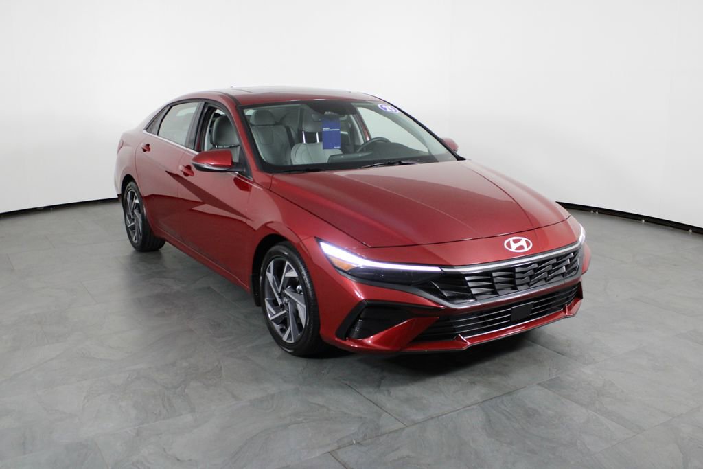 Certified 2025 Hyundai Elantra Limited image 13
