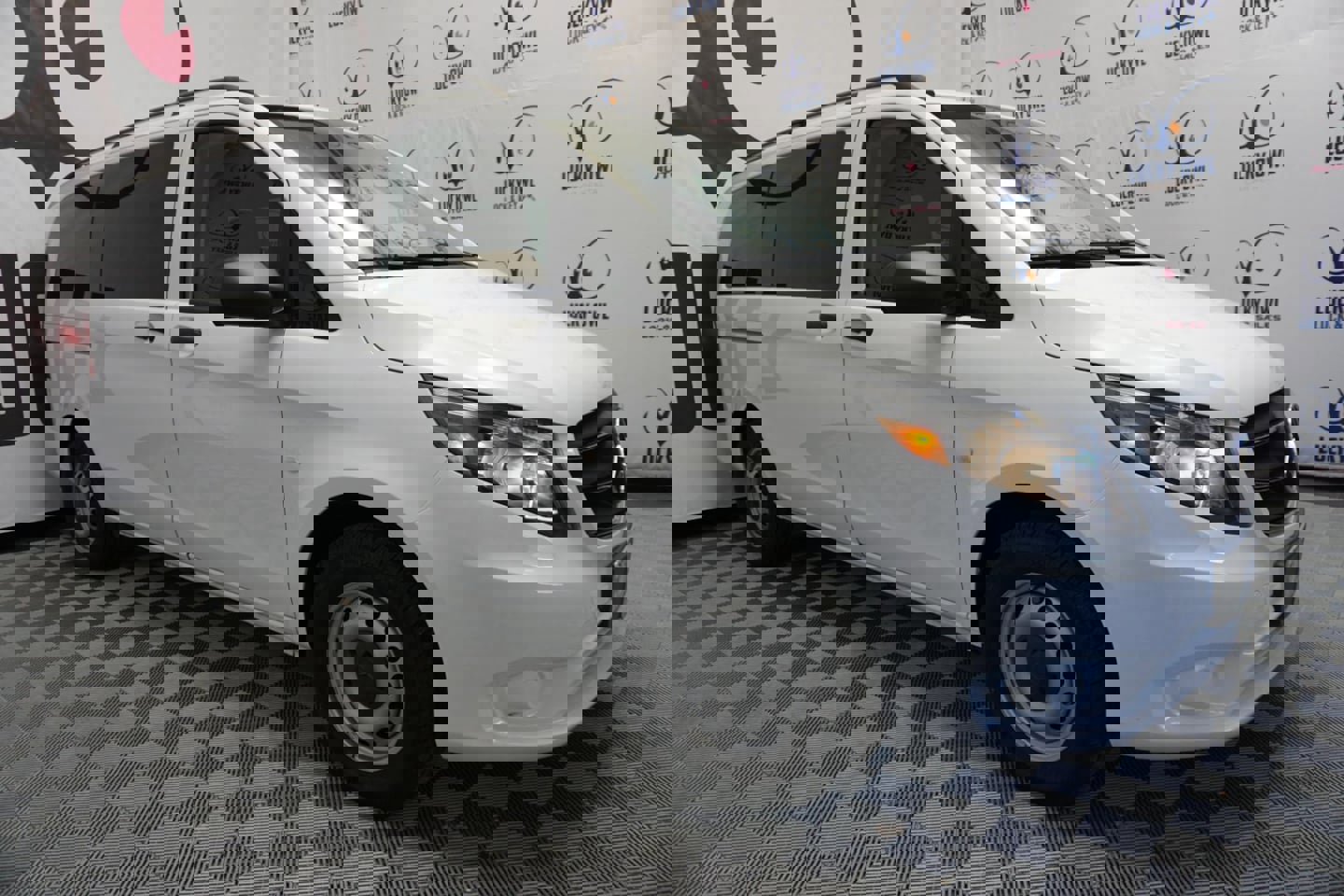 Used 2023 Mercedes-Benz Metris Passenger image 4