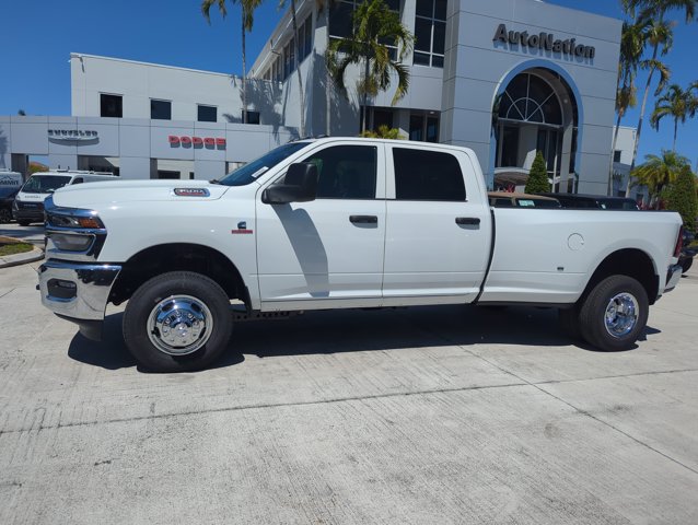 New 2026 RAM 3500 Tradesman w/ Chrome Appearance Group A AWD/4WD image 4