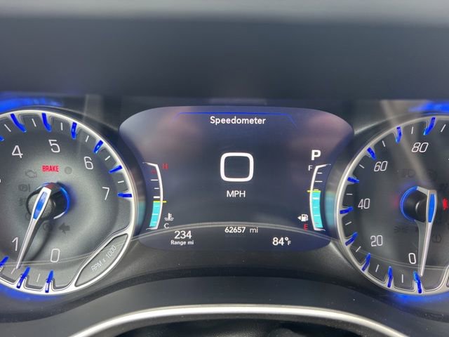 Used 2024 Chrysler Pacifica Touring-L FWD image 7