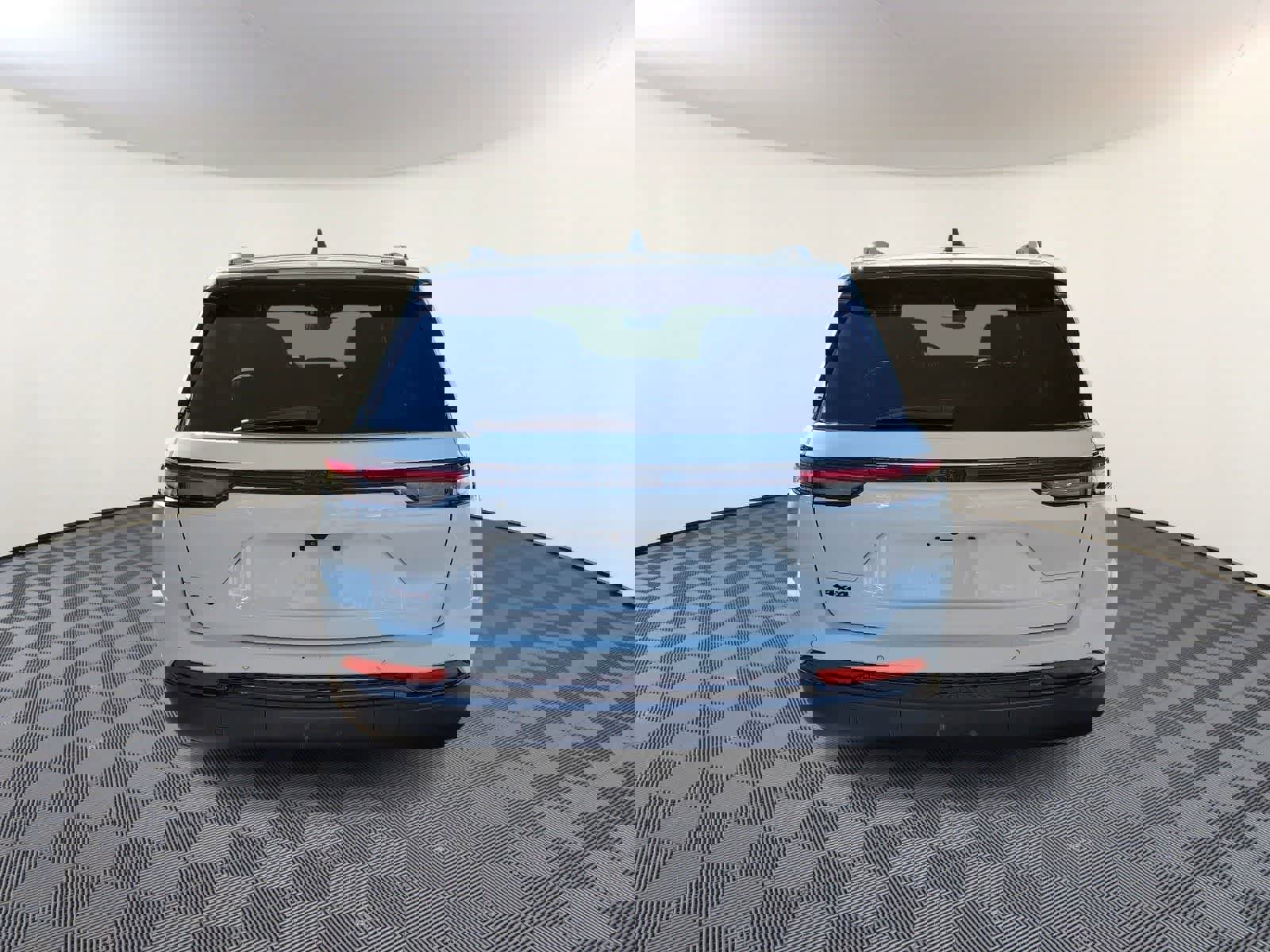 Used 2023 Jeep Grand Cherokee Altitude image 6