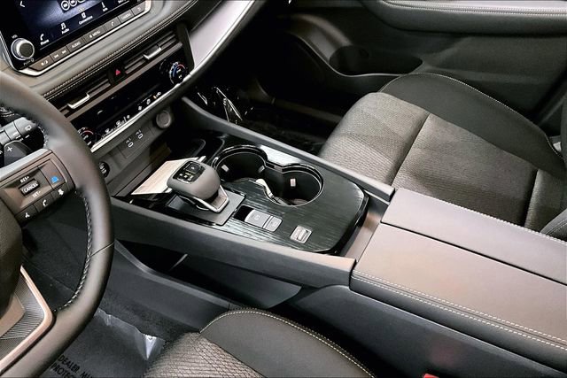 New 2025 Nissan Rogue SV image 9