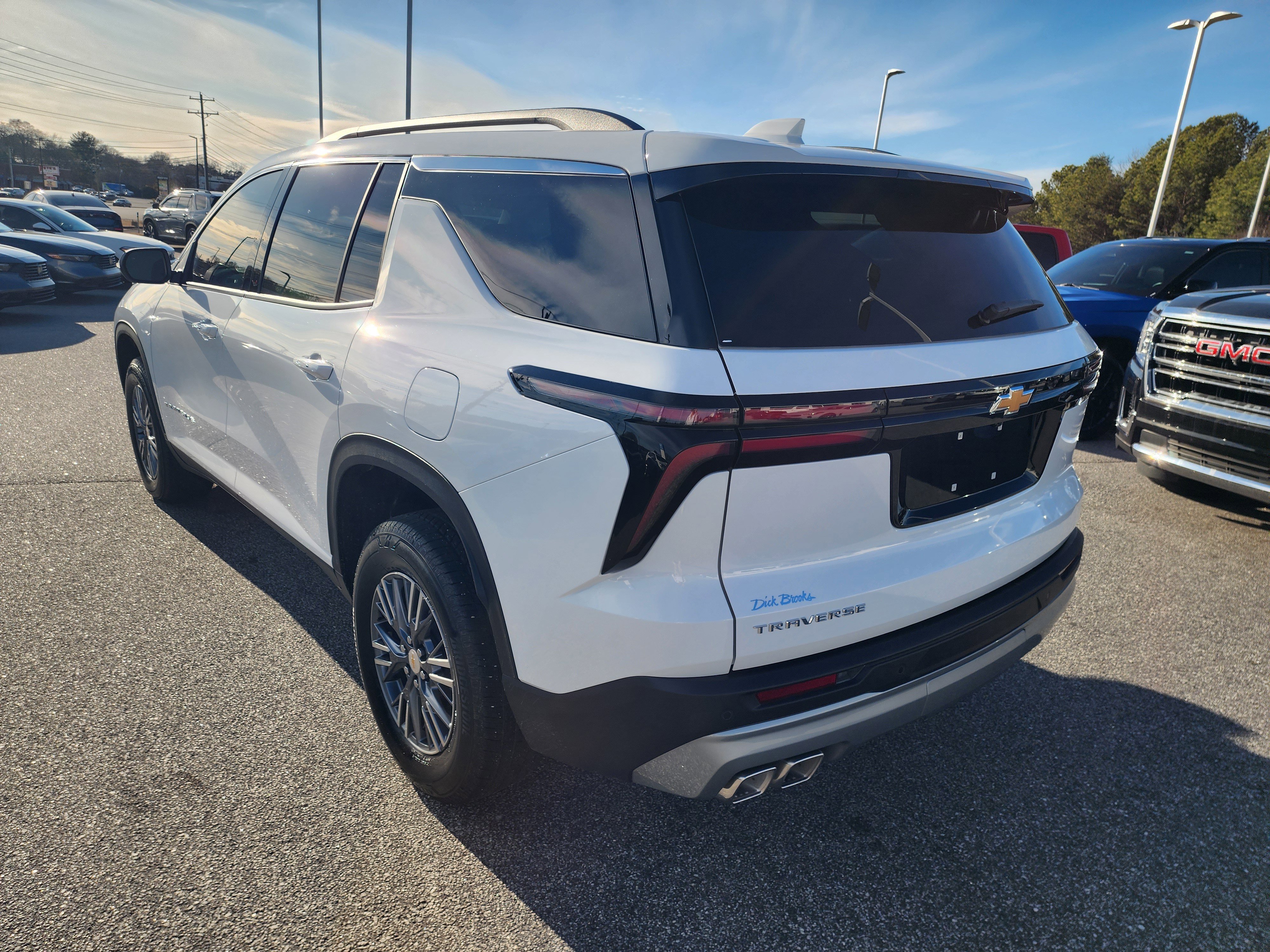 Used 2026 Chevrolet Traverse LT image 7