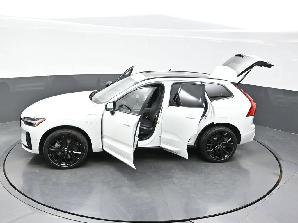 New 2026 Volvo XC60 T8 Ultra w/ Climate Package AWD/4WD image 39