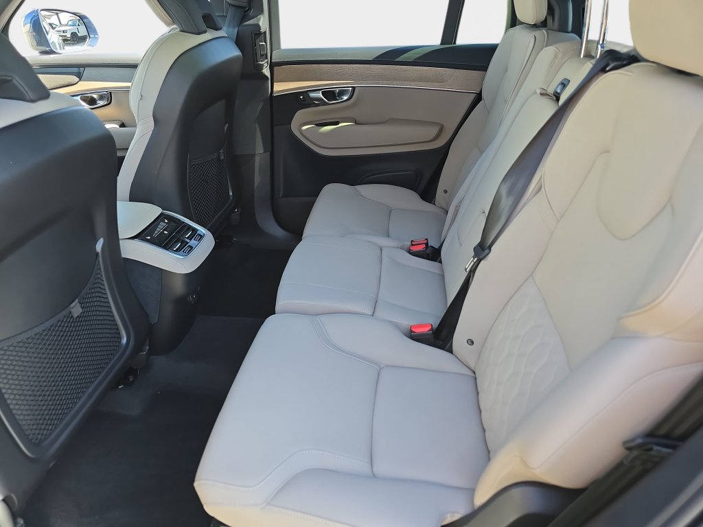 Used 2026 Volvo XC90 B6 Plus w/ Protection Package Premier AWD/4WD image 17