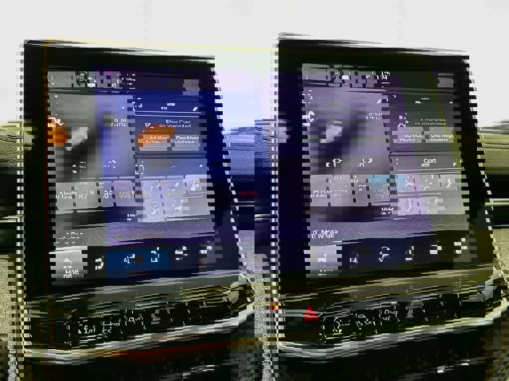 Used 2023 Jeep Compass Latitude AWD/4WD image 16