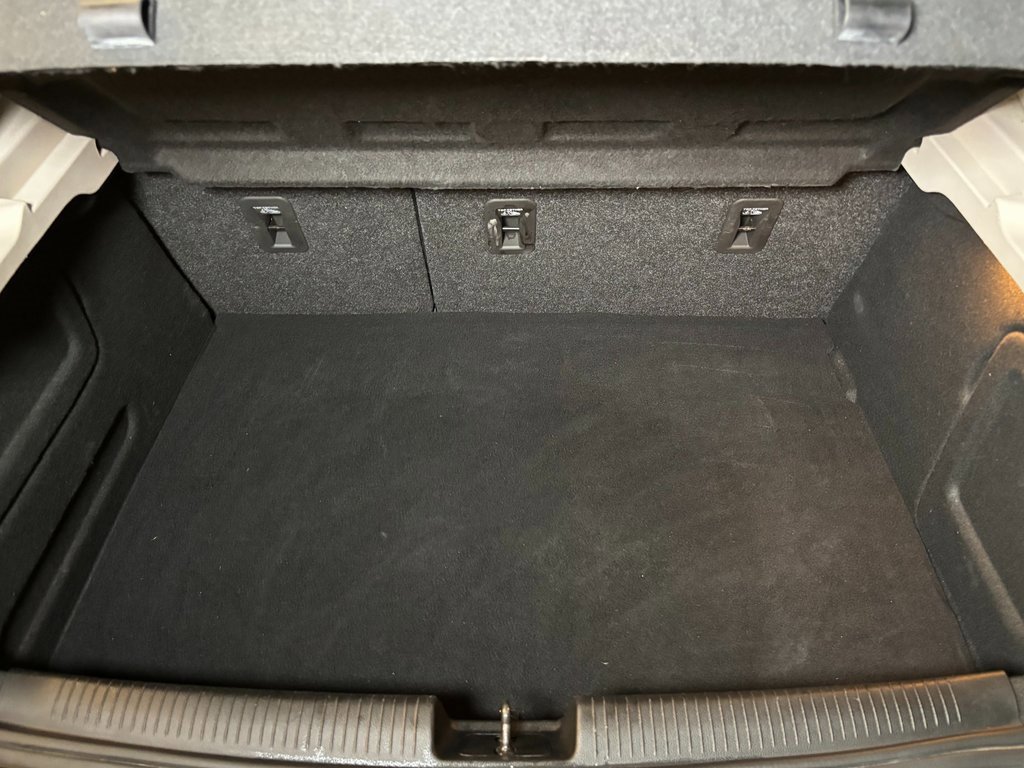 Used 2017 Chevrolet Cruze Premier image 23