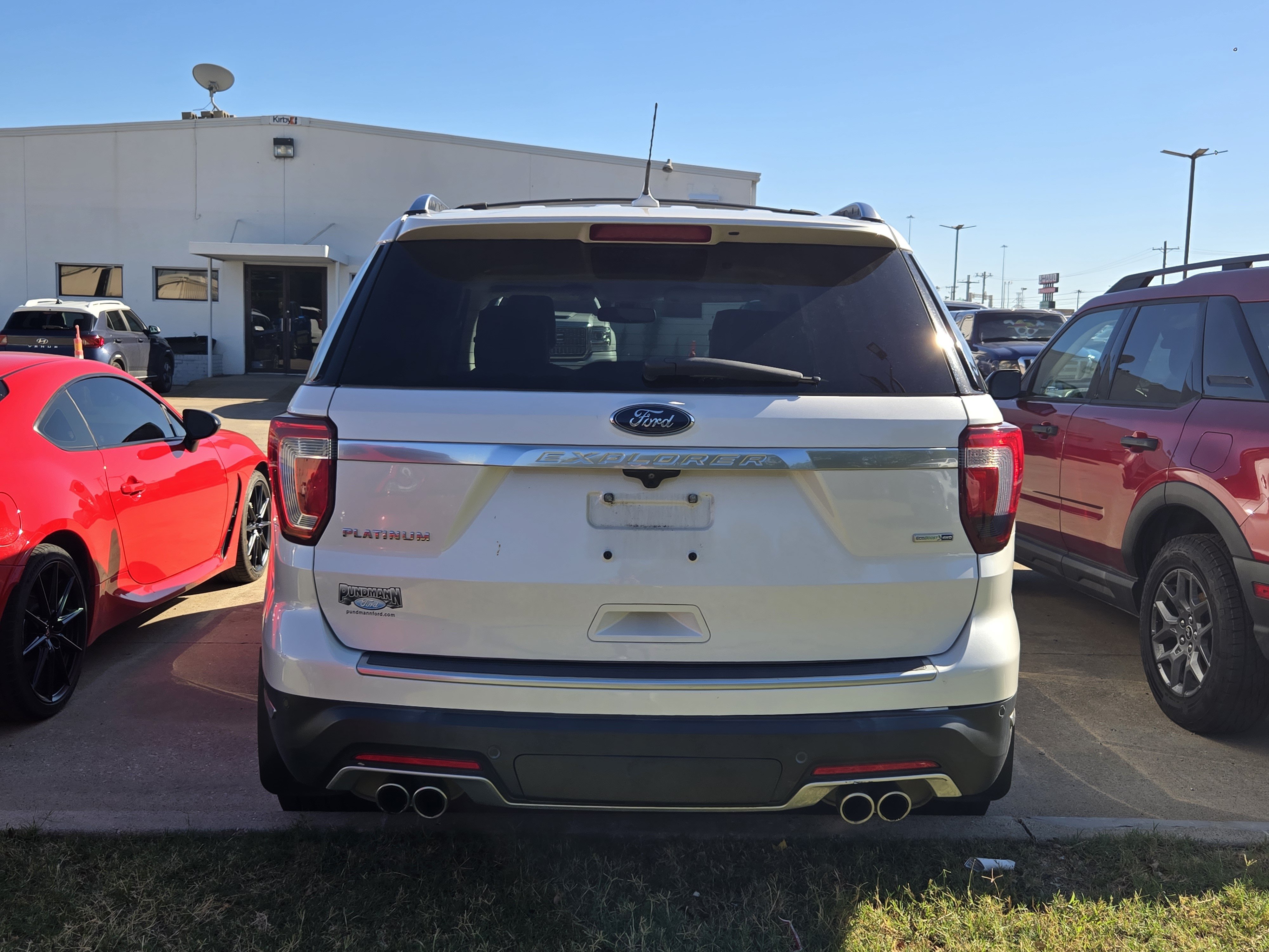 Used 2019 Ford Explorer Platinum AWD/4WD image 5