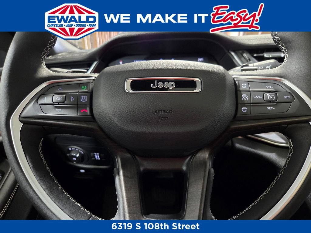 New 2025 Jeep Grand Cherokee Limited AWD/4WD image 7