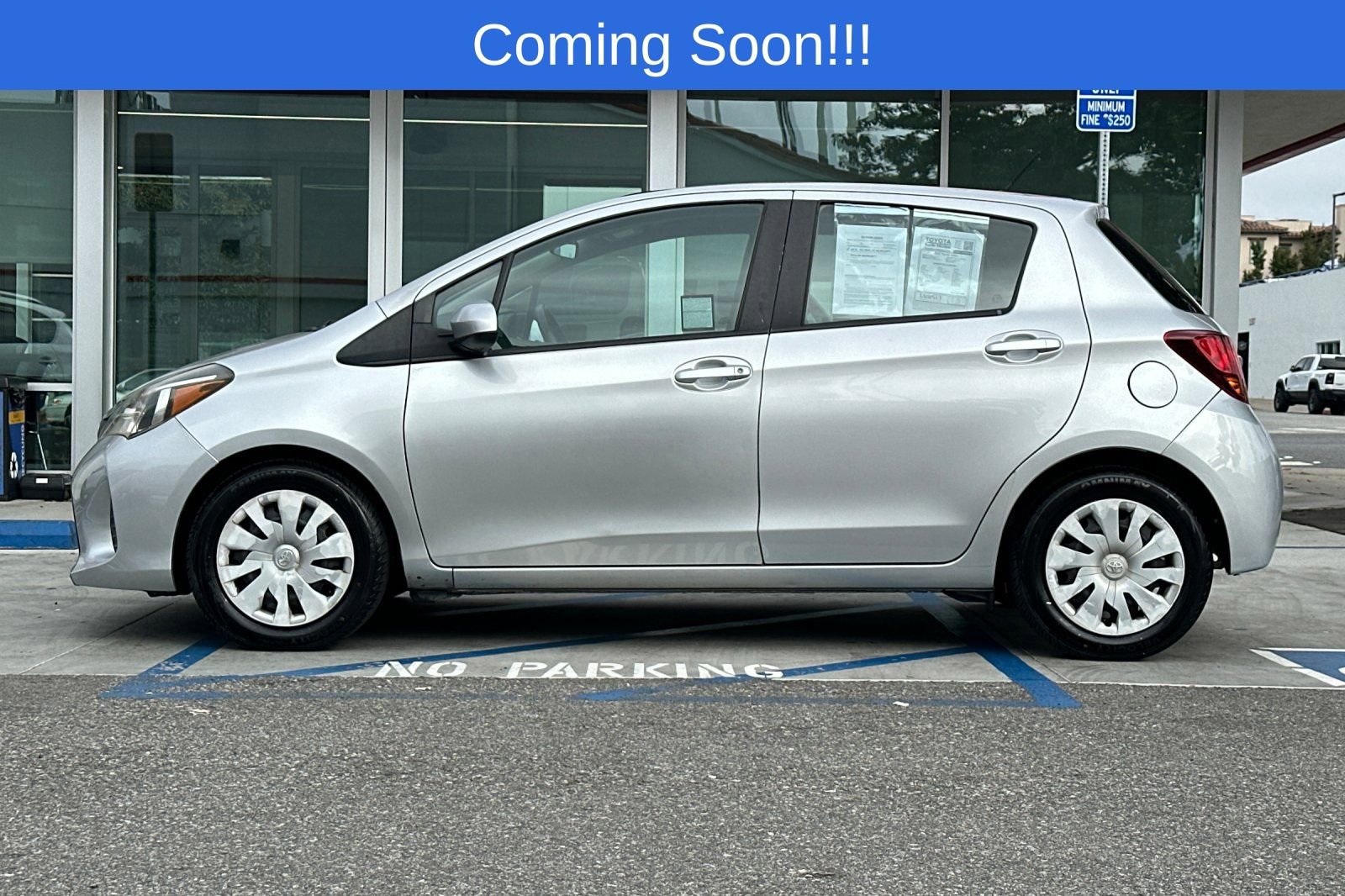 Used 2015 Toyota Yaris L FWD image 7