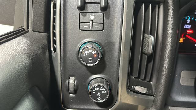 Used 2017 Chevrolet Silverado 1500 LT w/ All Star Edition AWD/4WD image 10