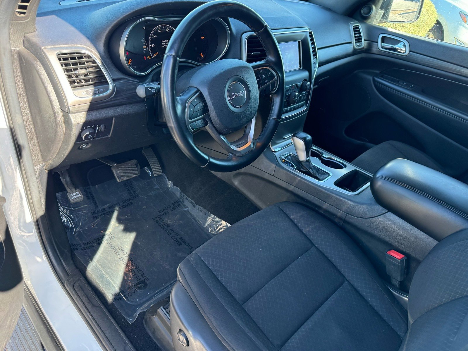 Used 2021 Jeep Grand Cherokee Laredo image 14