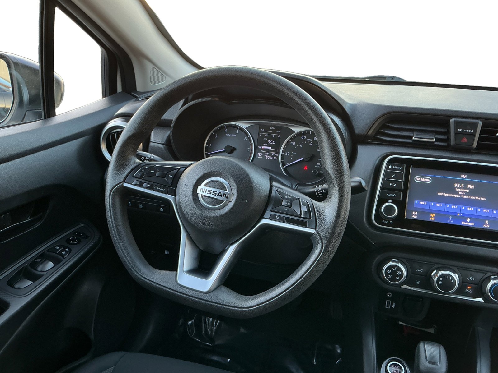 Used 2020 Nissan Versa S image 10