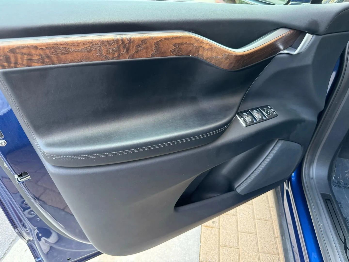 Used 2018 Tesla Model X 75D image 20