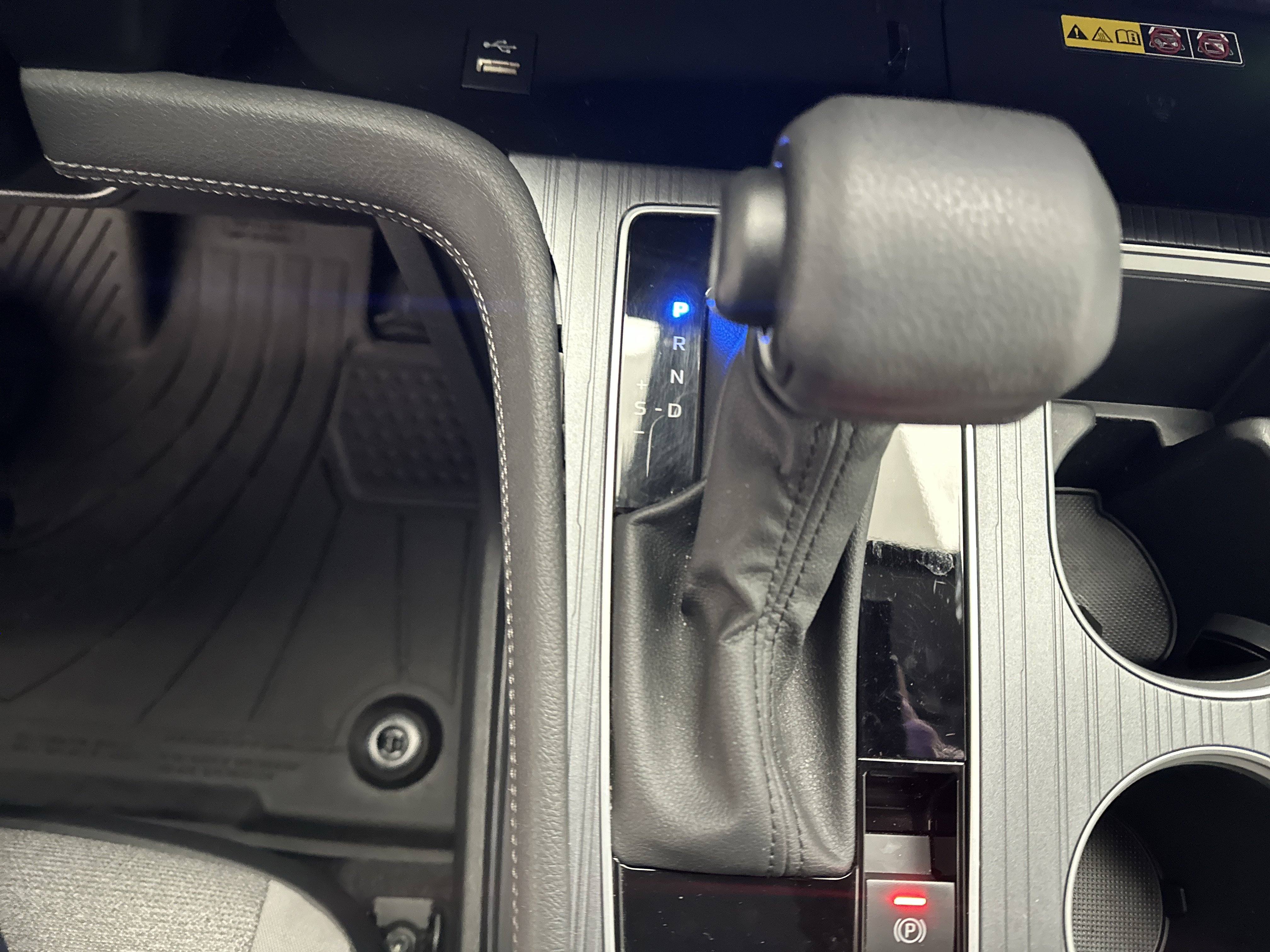 Used 2025 Toyota Sienna LE image 34